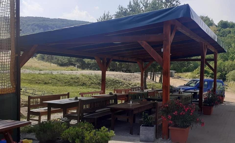 Penzion Zoo Pod Hresnou Kavecany Buitenkant foto