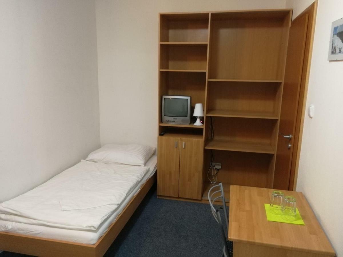 Penzion Zoo Pod Hresnou Kavecany Kamer foto